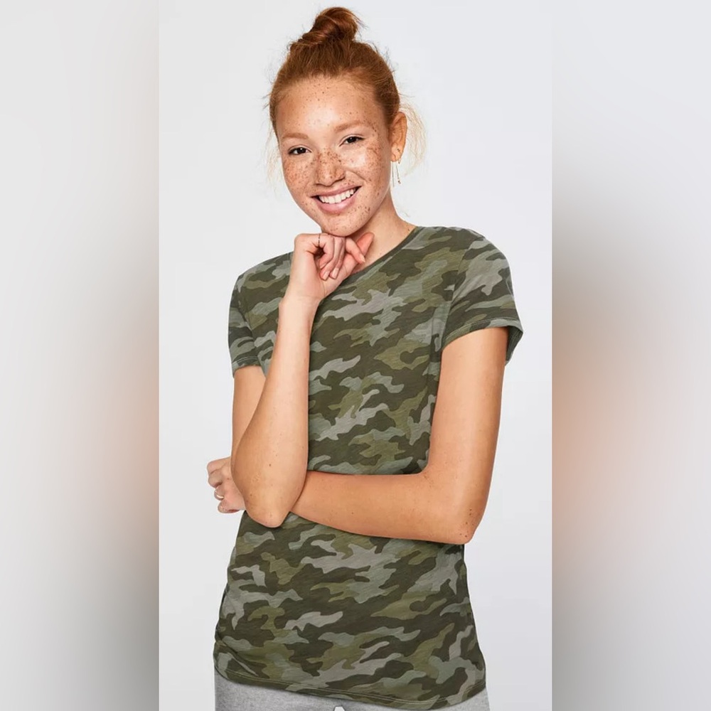 Victoria Secret PINK Camo Green Shirt Sleeve T Shirt Size Small NWT